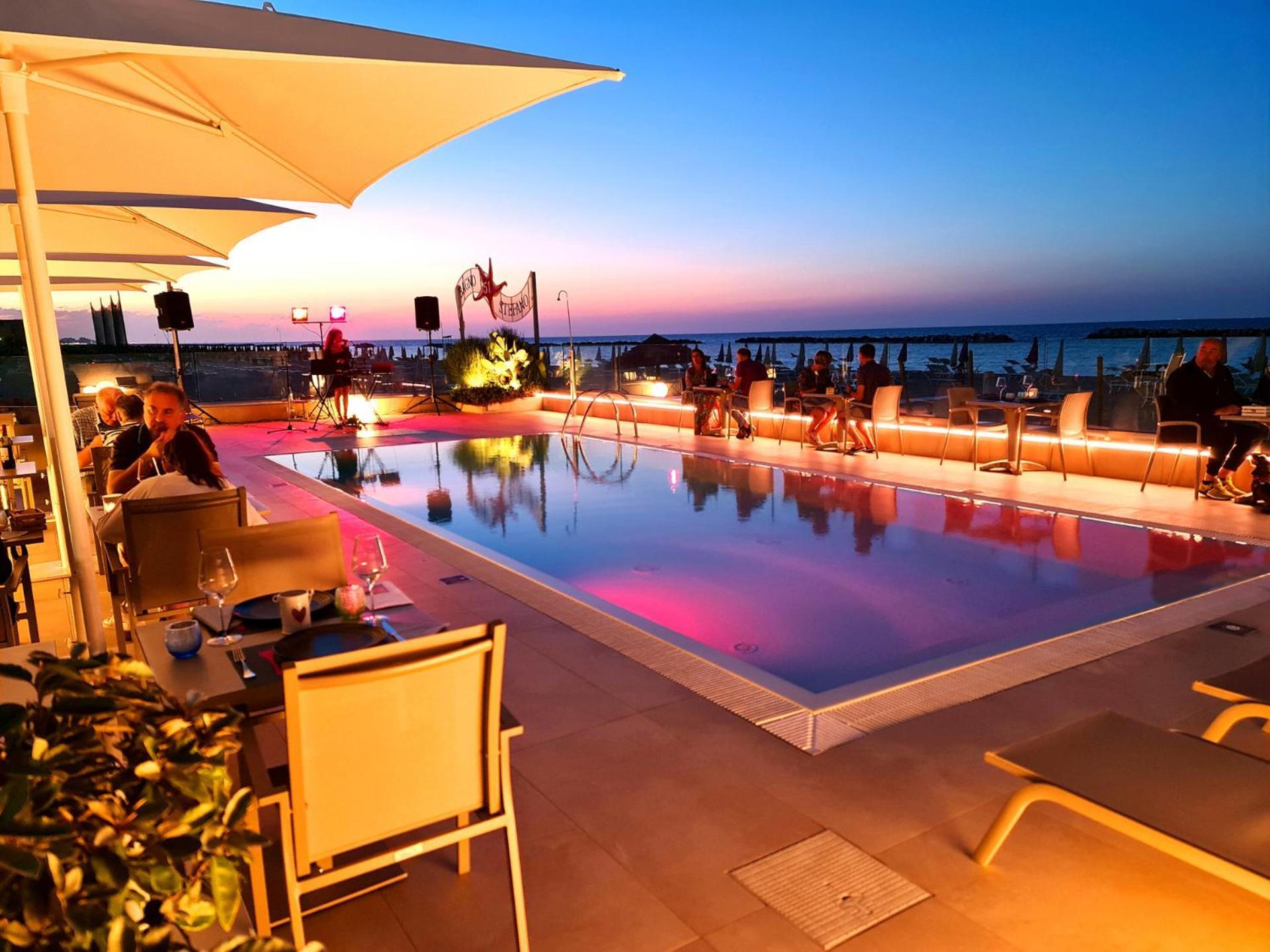 You & Me Beach Hotel Rimini Luaran gambar