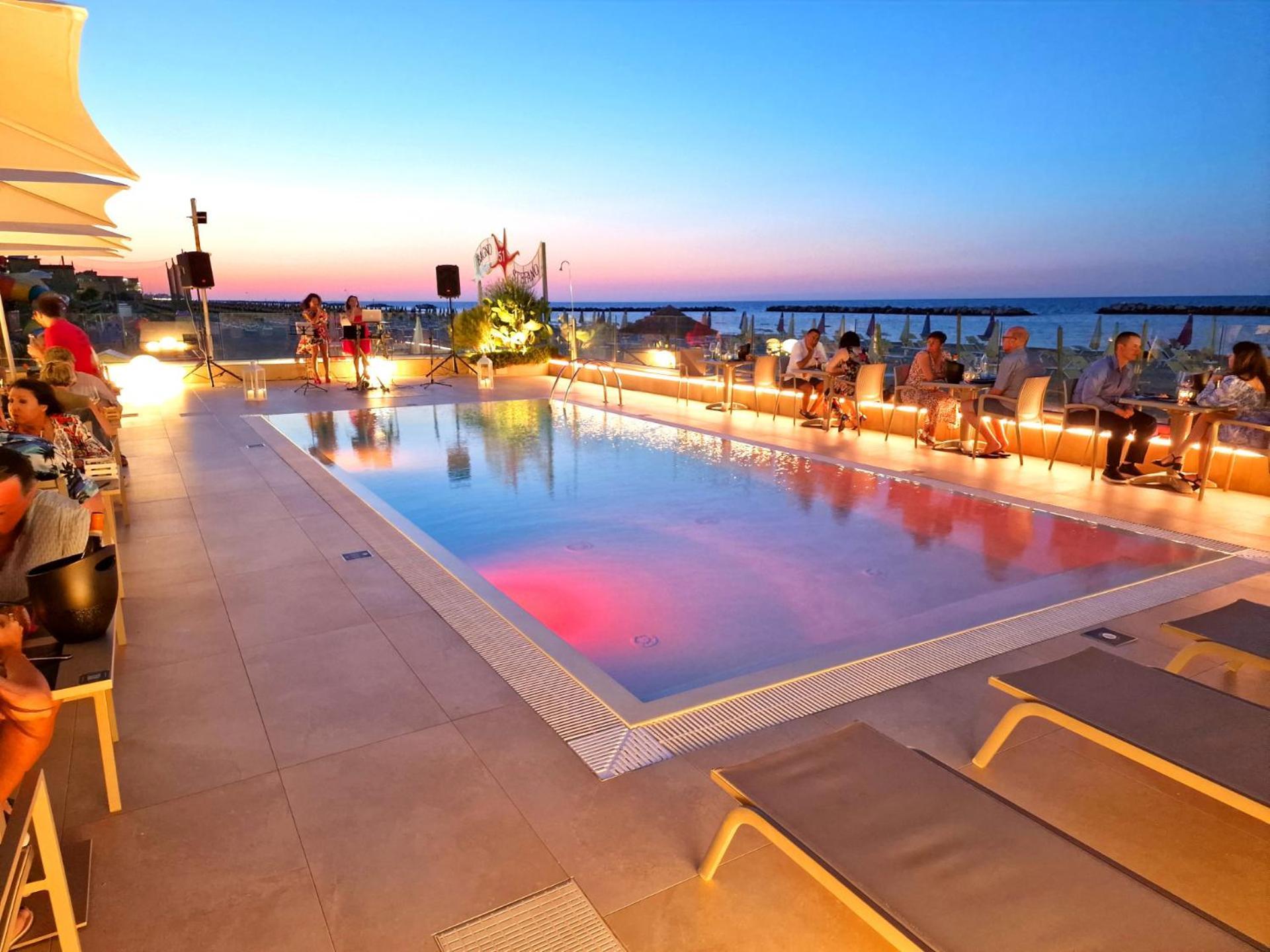 You & Me Beach Hotel Rimini Luaran gambar