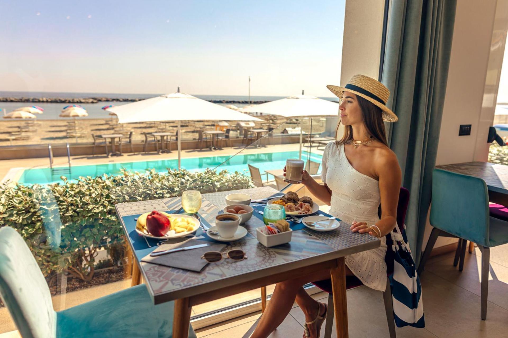 You & Me Beach Hotel Rimini Luaran gambar