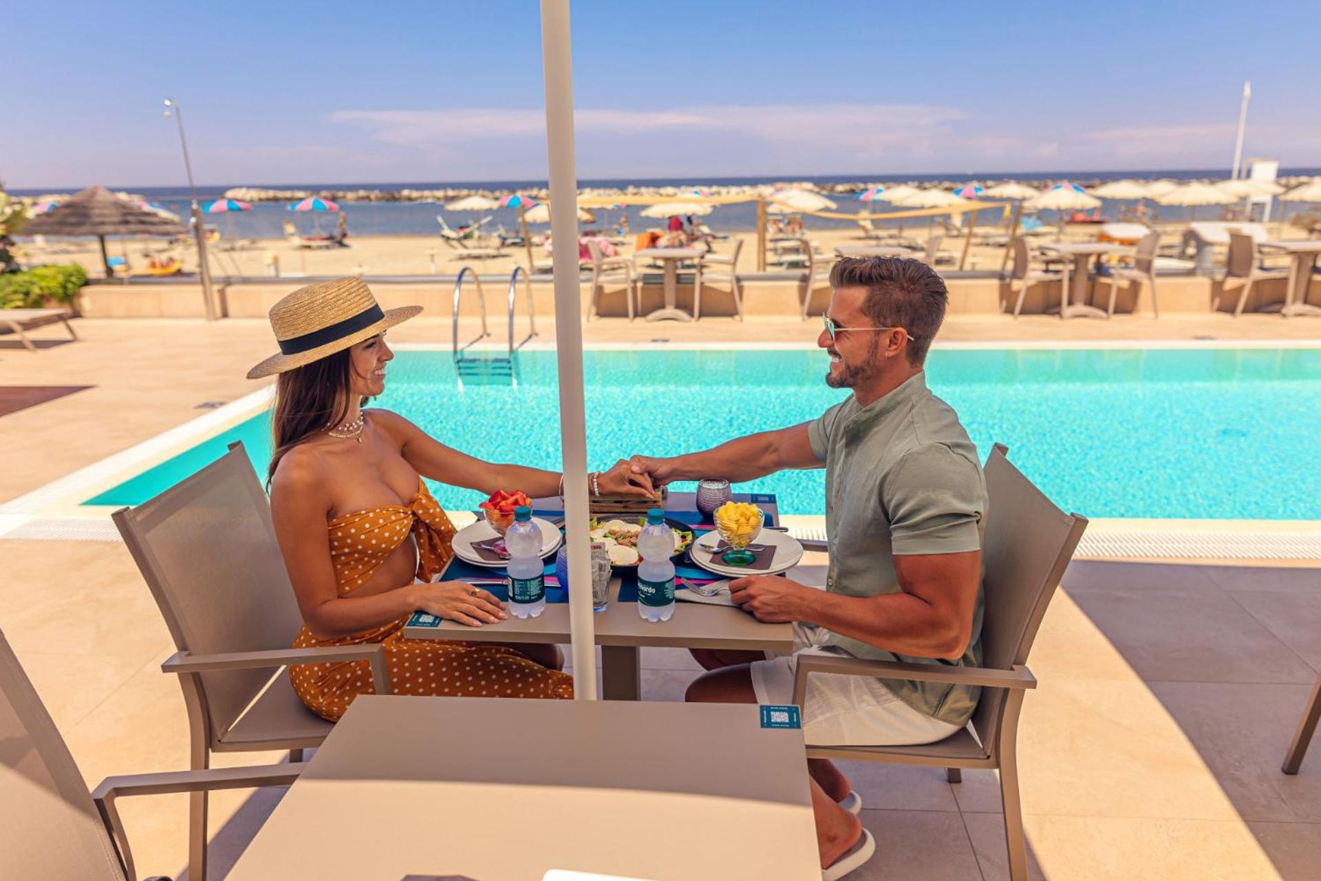 You & Me Beach Hotel Rimini Luaran gambar