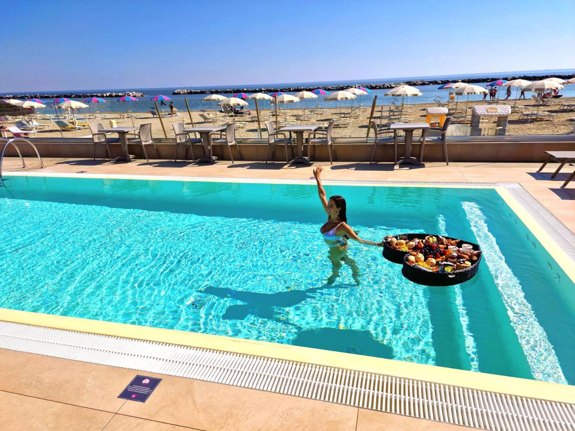 You & Me Beach Hotel Rimini Luaran gambar